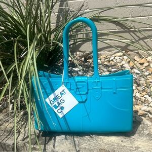 The great beach, cruise and brunch handbag fabricated from Fashion-Flex.